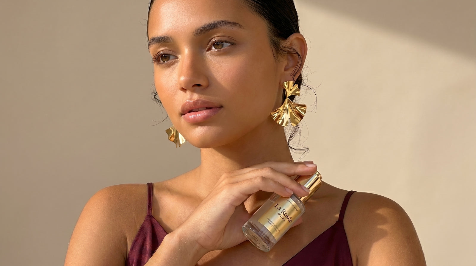Cible les taches d'hyperpigmentation  post-acnéiques. Peau plus net.